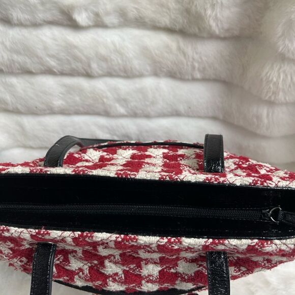 Vera Bradley white and red plaid shoulder bag with black double straps & trims - Picture 7 of 12